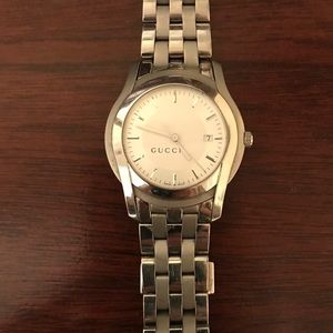 Gucci men’s watch. Great condition. New battery